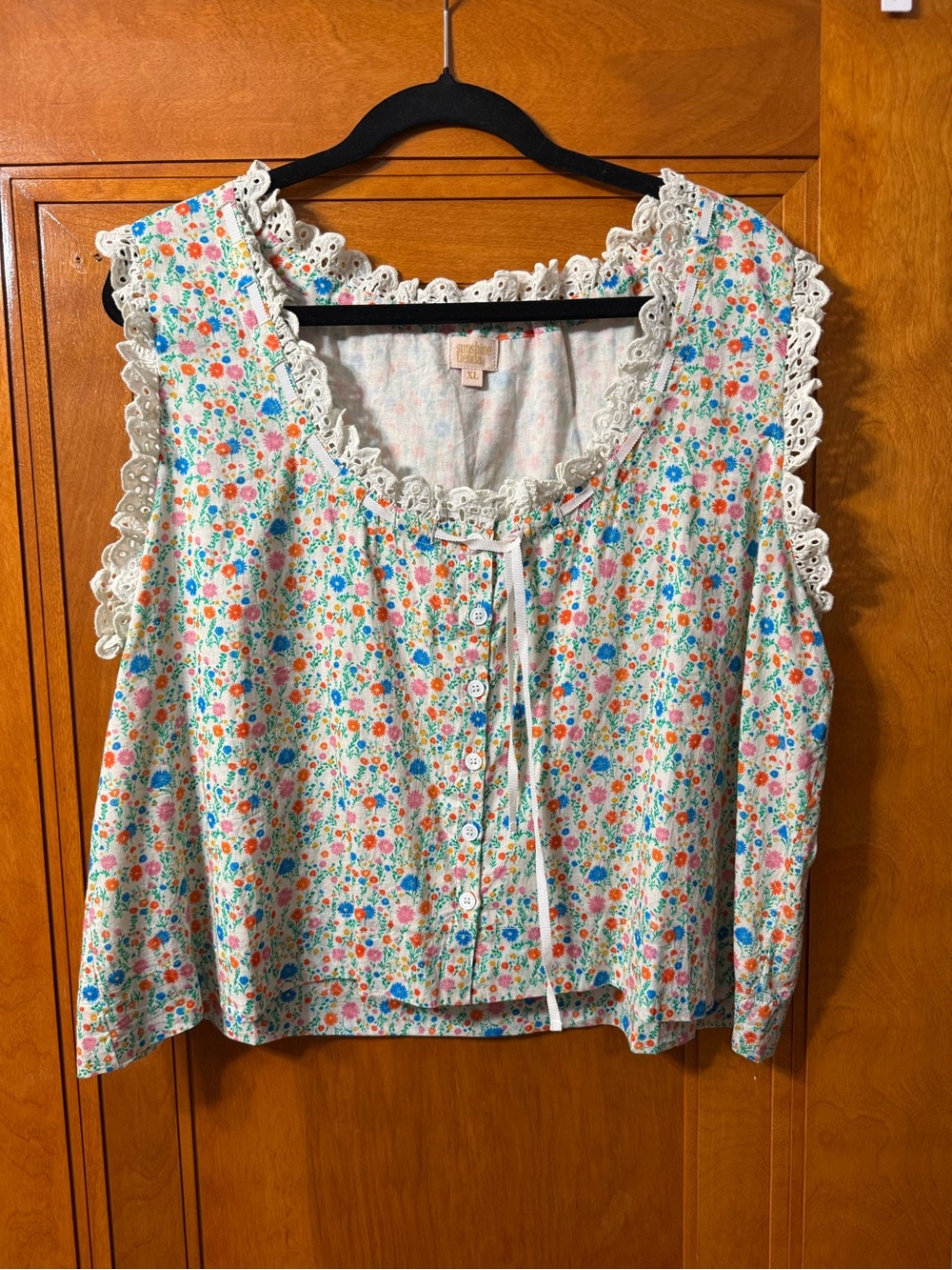 NWOT Sunshine Tienda Floral Lace-Trim Button Front Women's Top - Multicolor